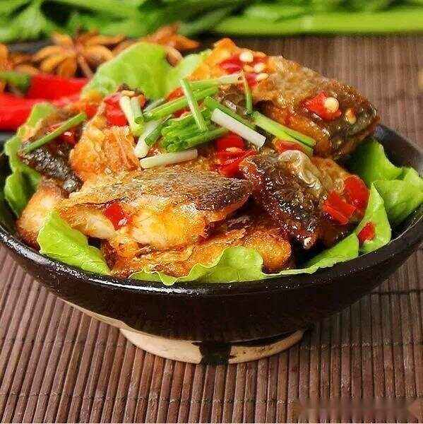 鲶鱼的家常做法(野生小鲶鱼的家常做法)
